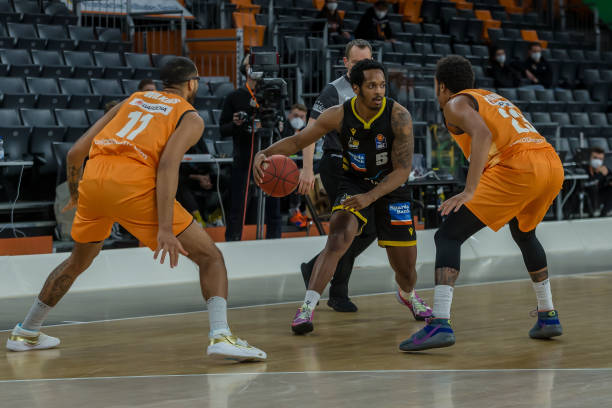 表现打破了 表现打破了