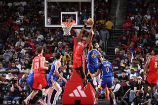 足球作为全 足球作为全