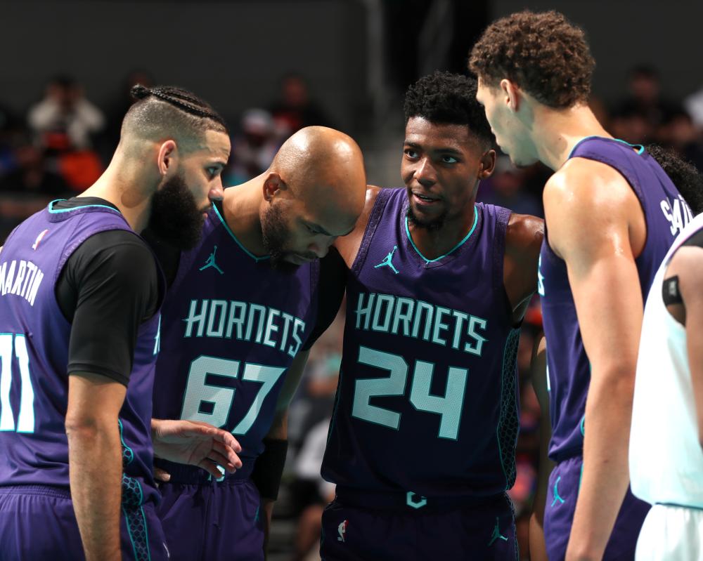 以坚韧和战 以坚韧和战