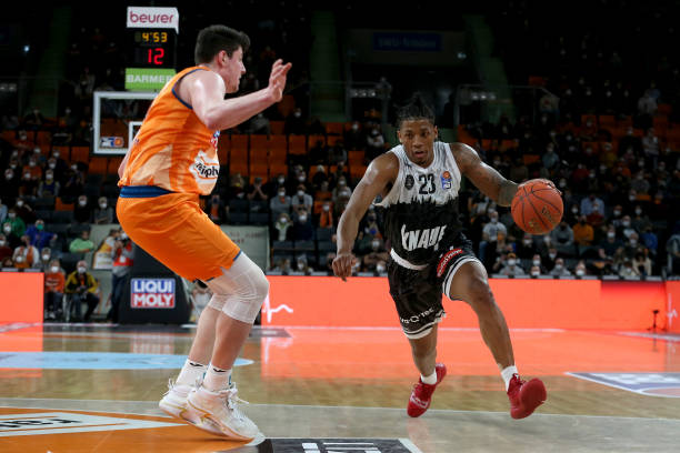 不难发现他 不难发现他